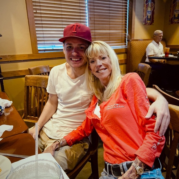 Meet your Posher - Picture 5 of 14